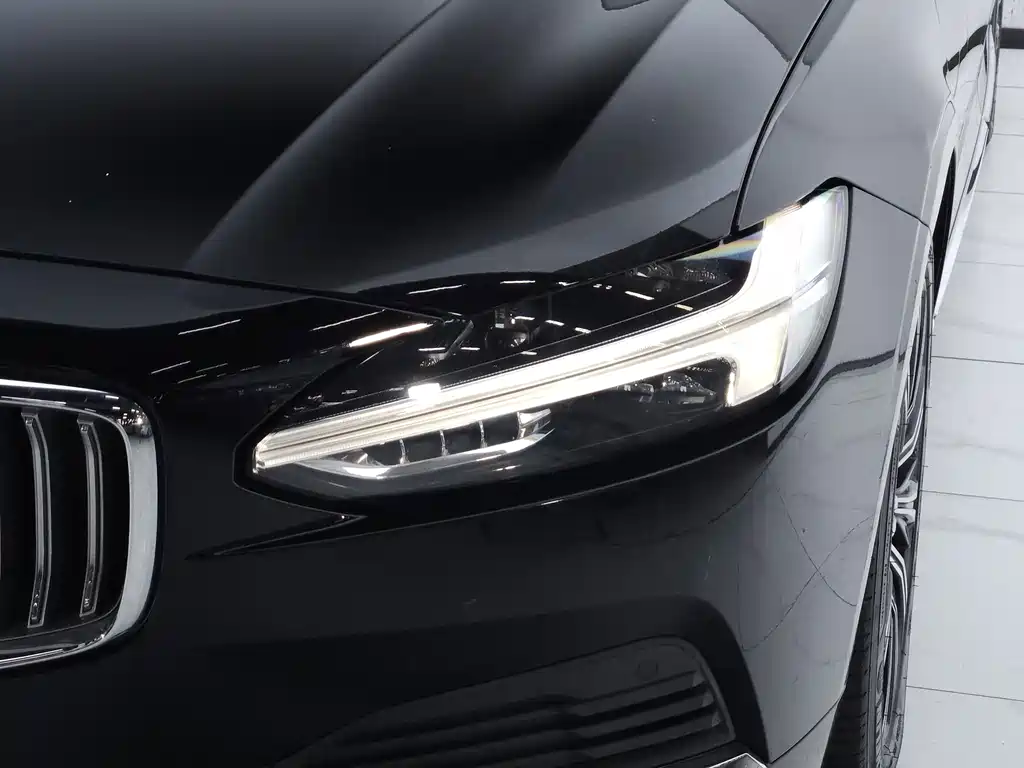 Volvo S90 PHEV — миниатюра 19