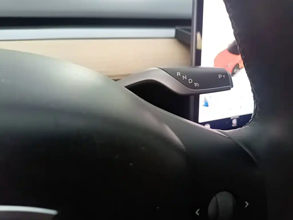 Tesla Model 3 — миниатюра 14