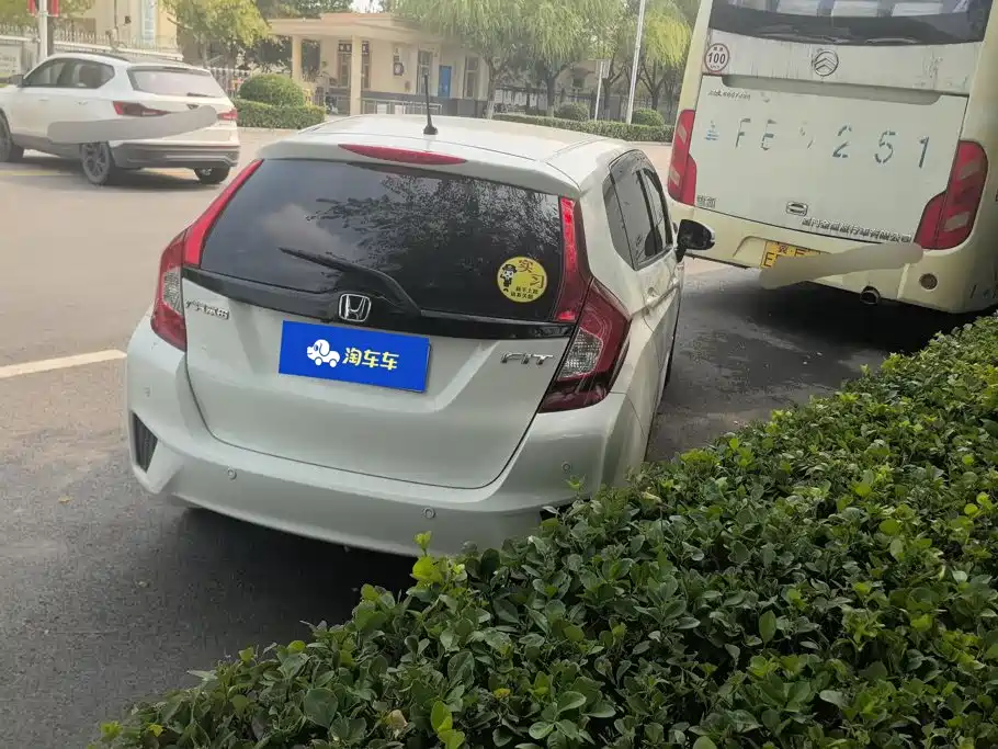 Honda Fit — миниатюра 3