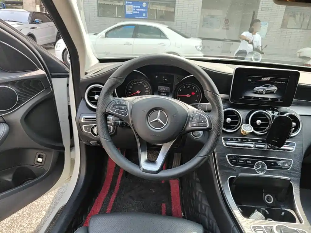 Mercedes-Benz C-Class — миниатюра 11