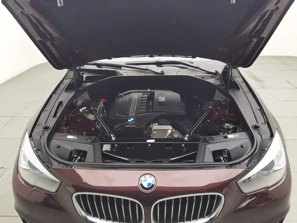 BMW 5 Series GT — миниатюра 6