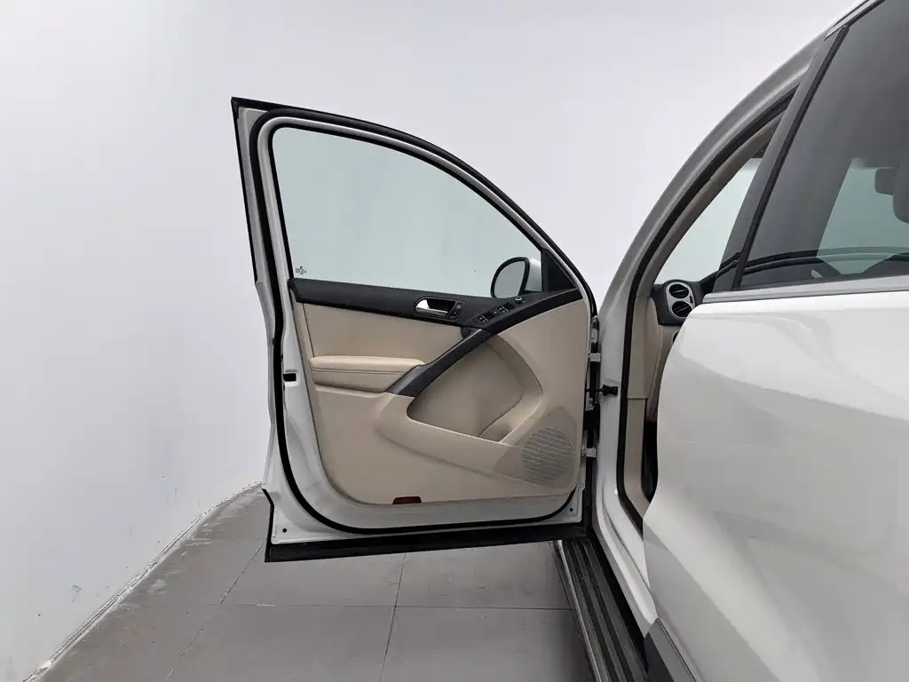 Volkswagen Tiguan — миниатюра 8