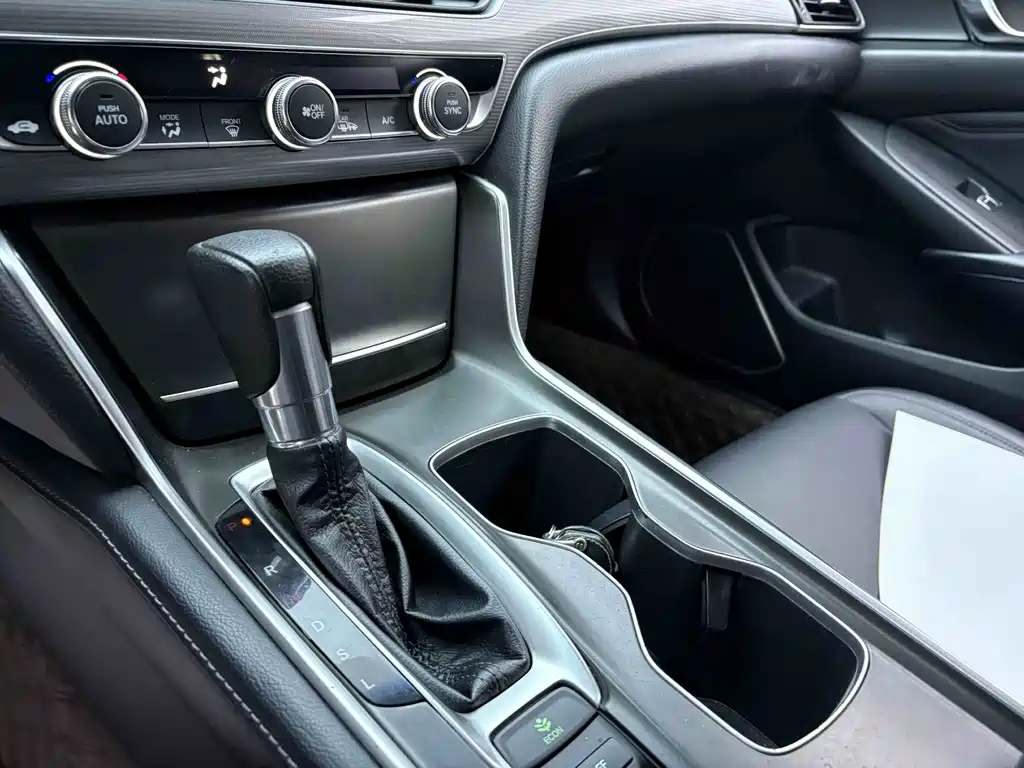 Honda Accord — миниатюра 6
