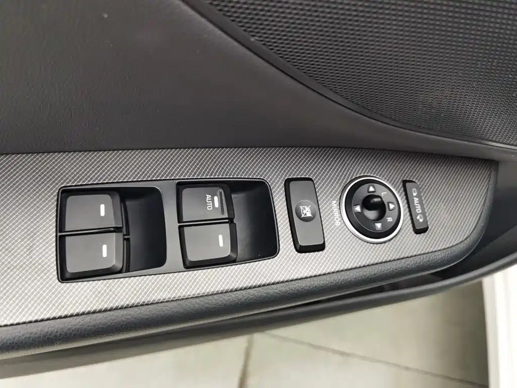 Hyundai Mistra — миниатюра 9