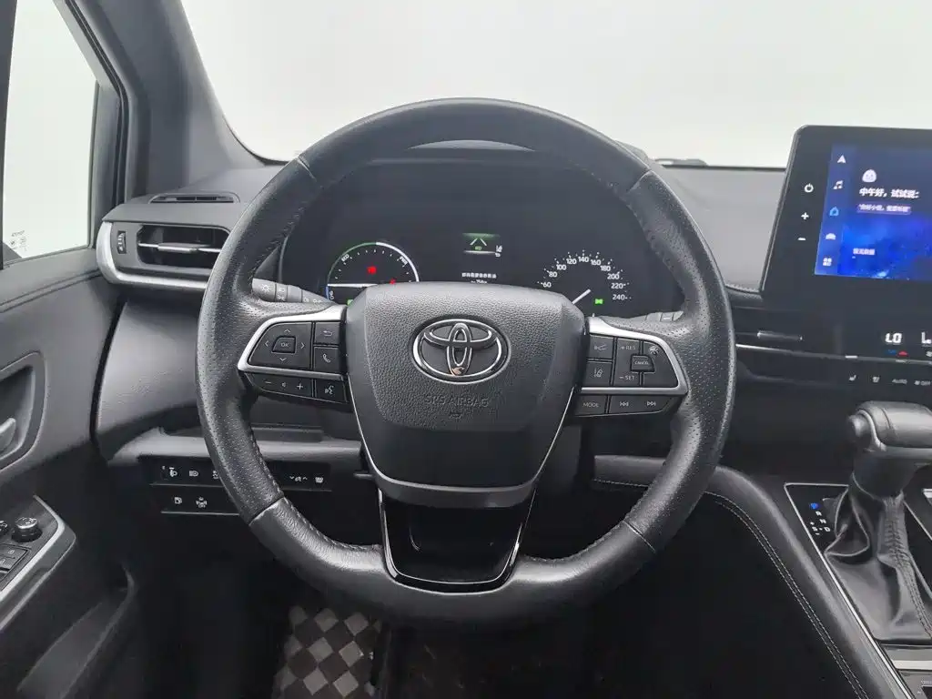 Toyota Sienna — миниатюра 11