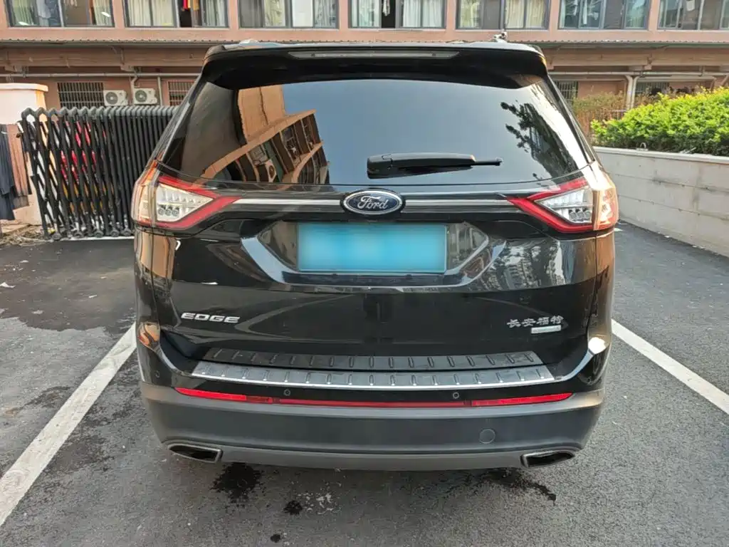 Ford Edge — миниатюра 6