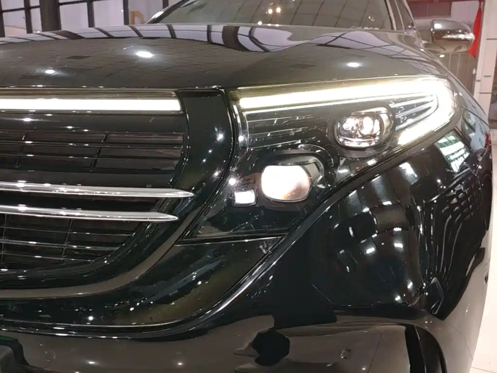 Mercedes-Benz EQC — миниатюра 24