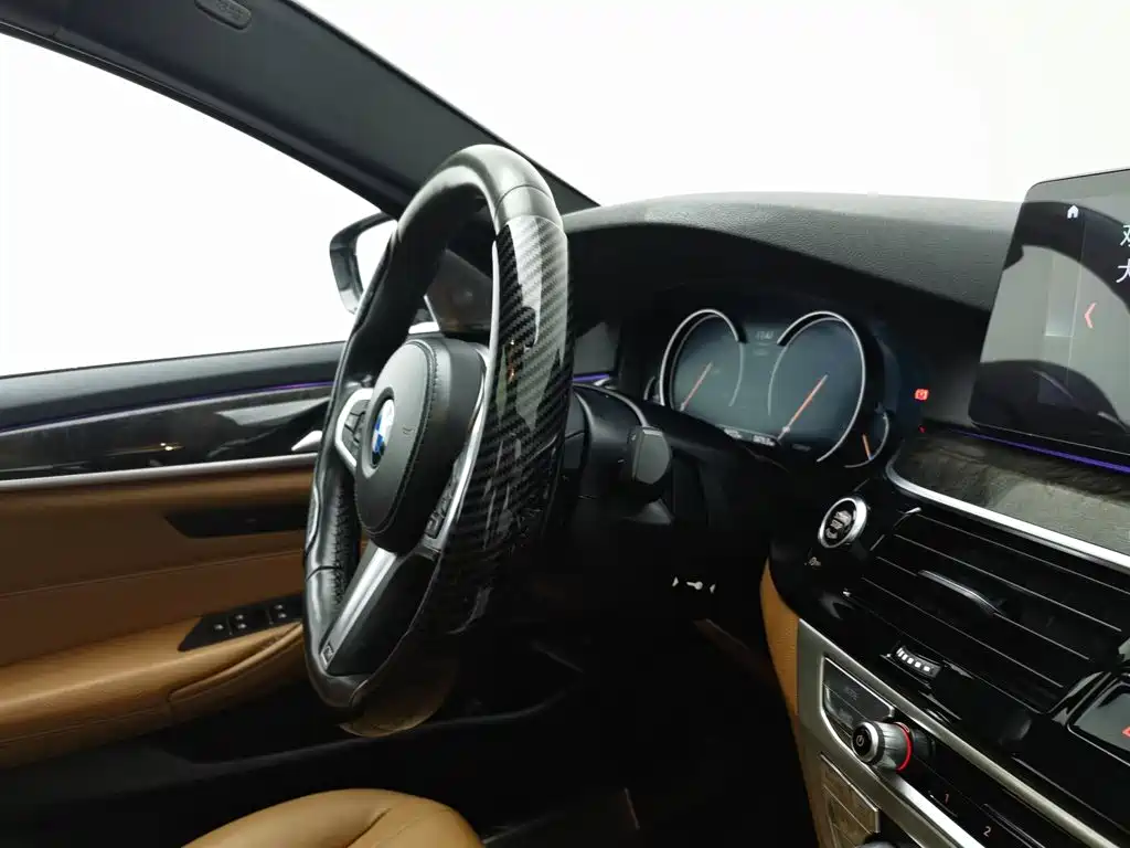 BMW 5 Series — миниатюра 22