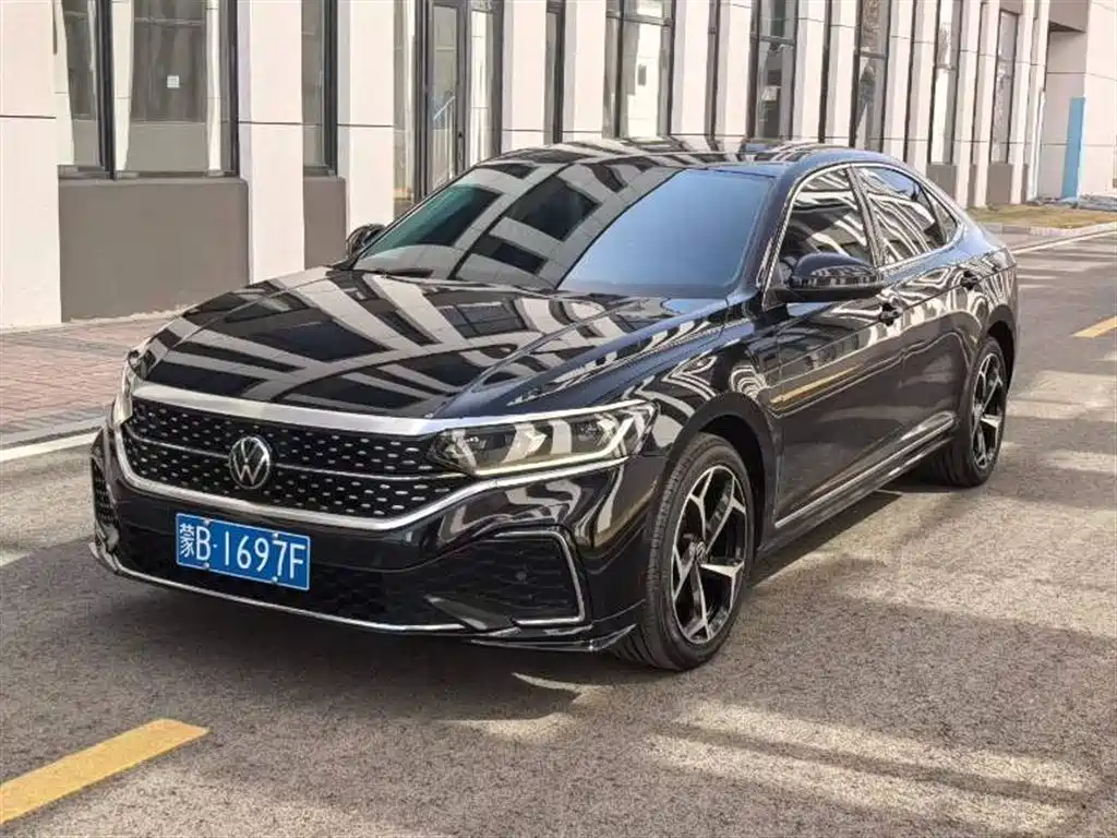 Volkswagen Passat 2023