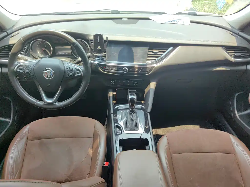 Buick Regal — миниатюра 6