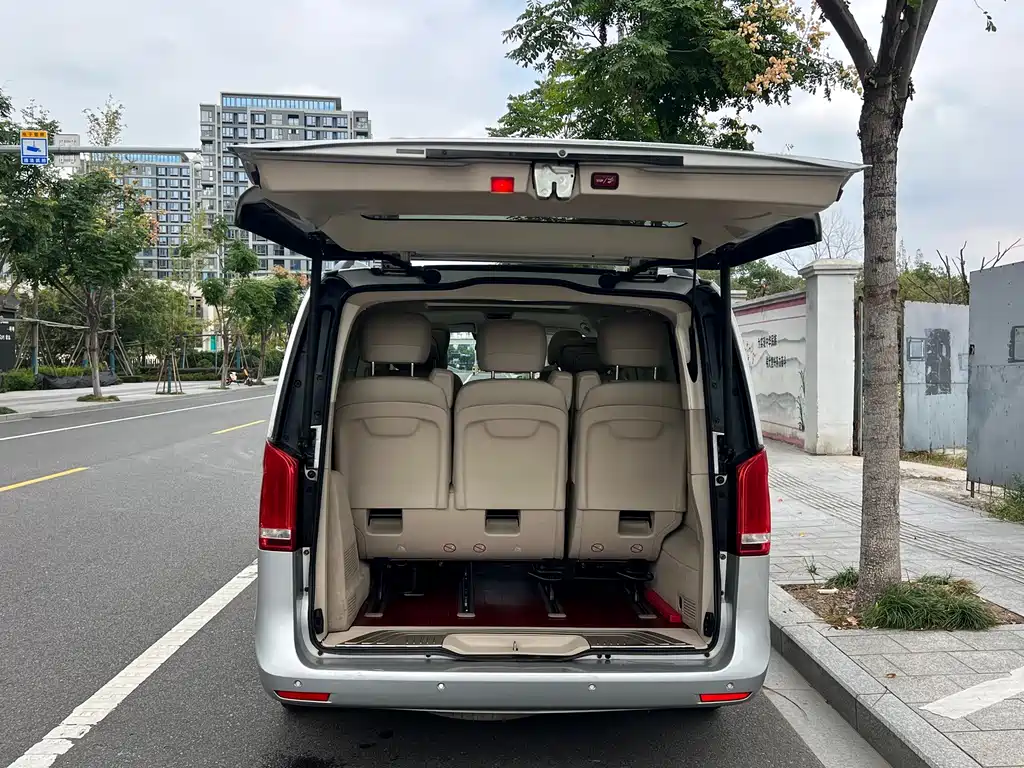 Mercedes-Benz V-Class — миниатюра 15