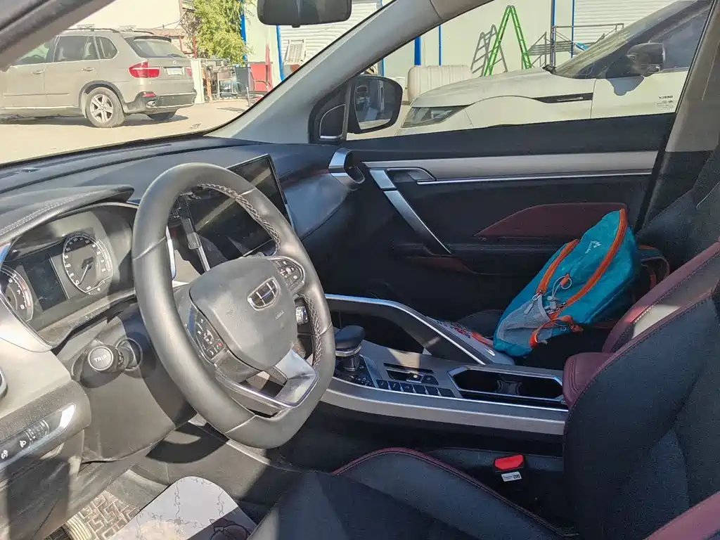 Geely Binyue — миниатюра 4