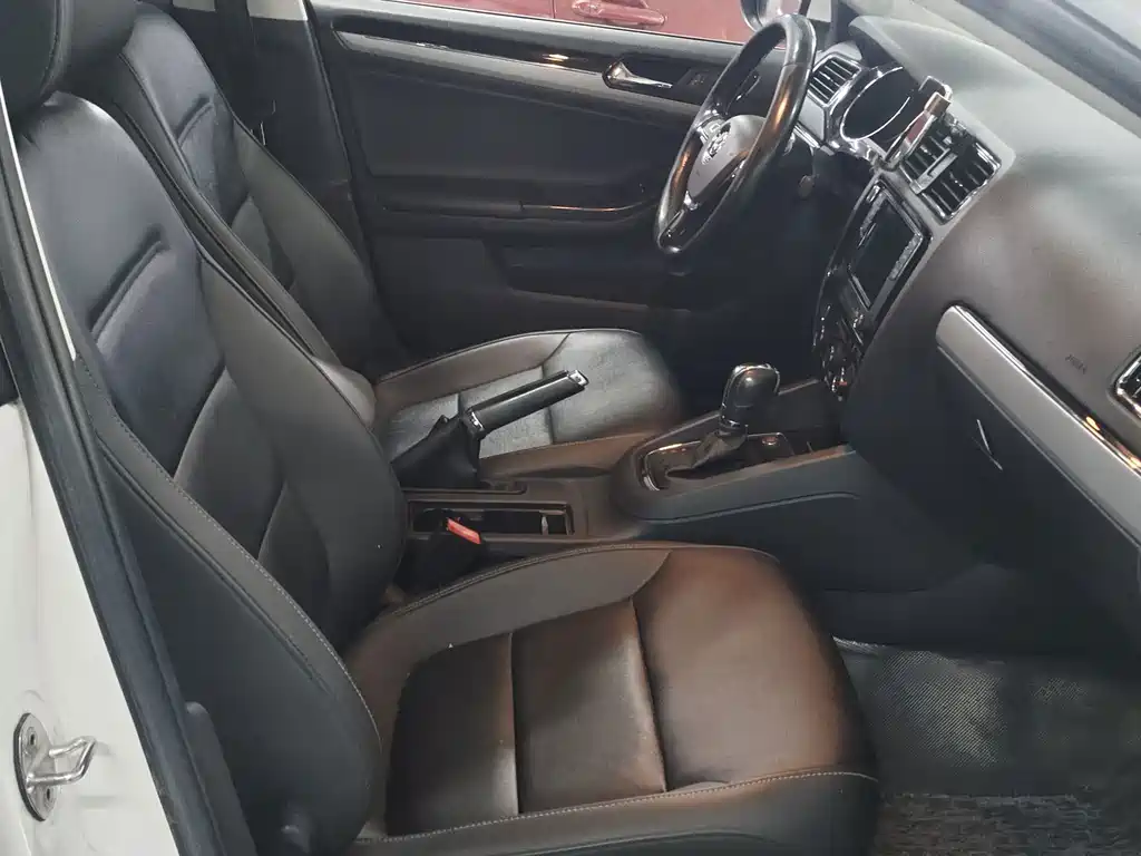 Volkswagen Sagitar — миниатюра 6