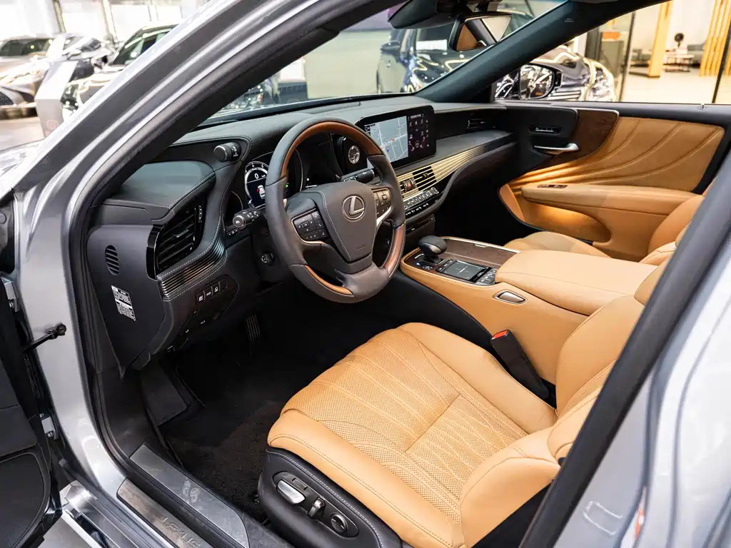 Lexus LS 2021 500h