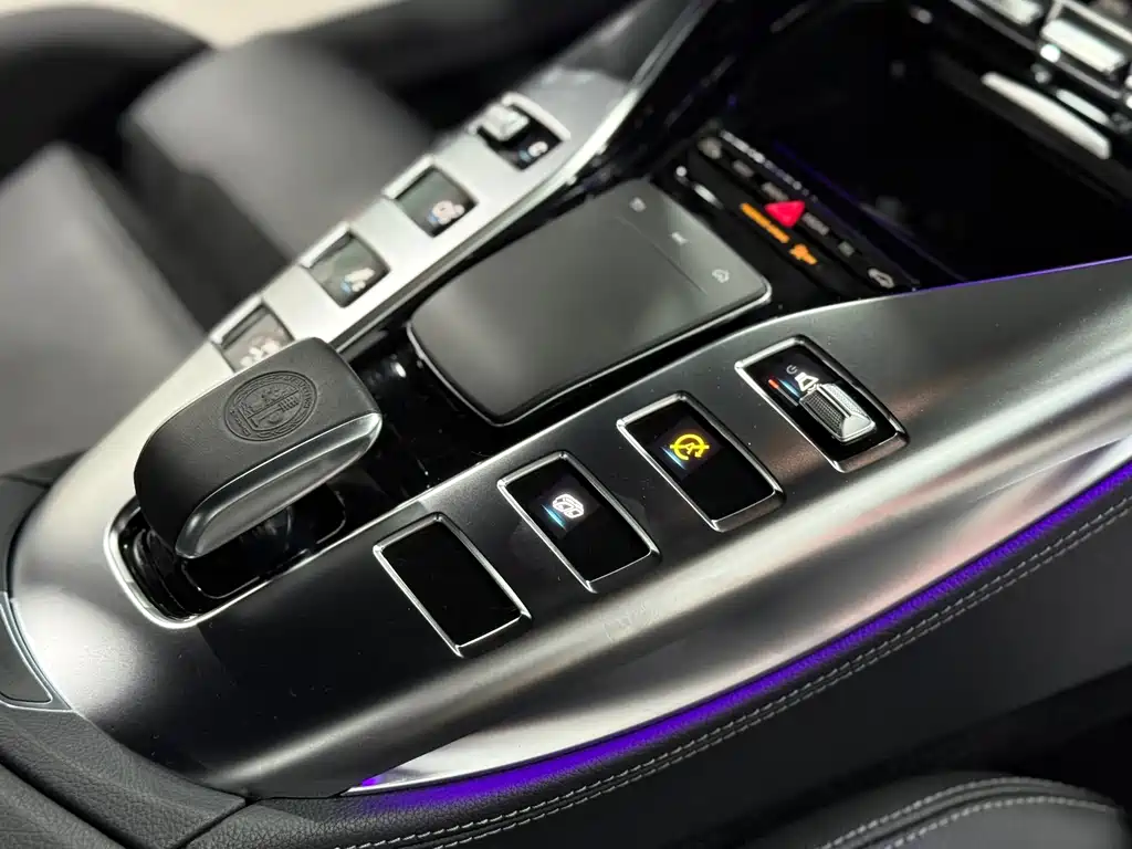 Mercedes-Benz AMG GT — миниатюра 11