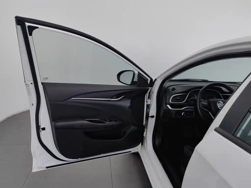 Buick Excelle — миниатюра 8