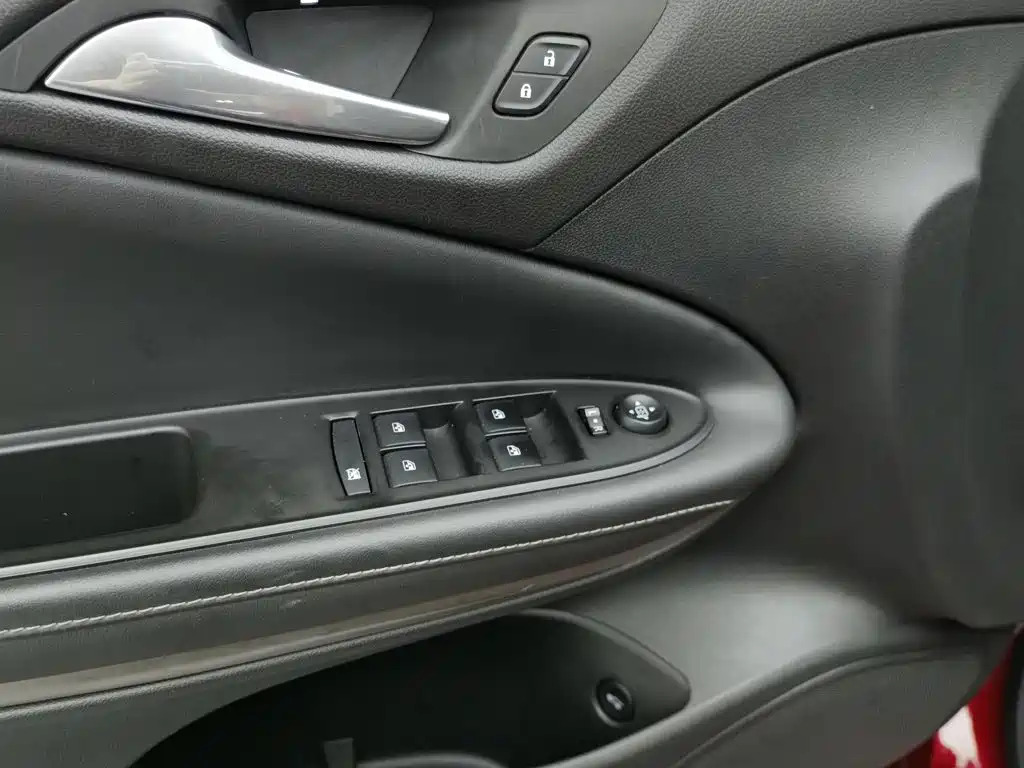 Buick Verano — миниатюра 9