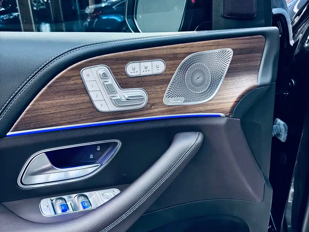 Mercedes-Benz GLS — миниатюра 7