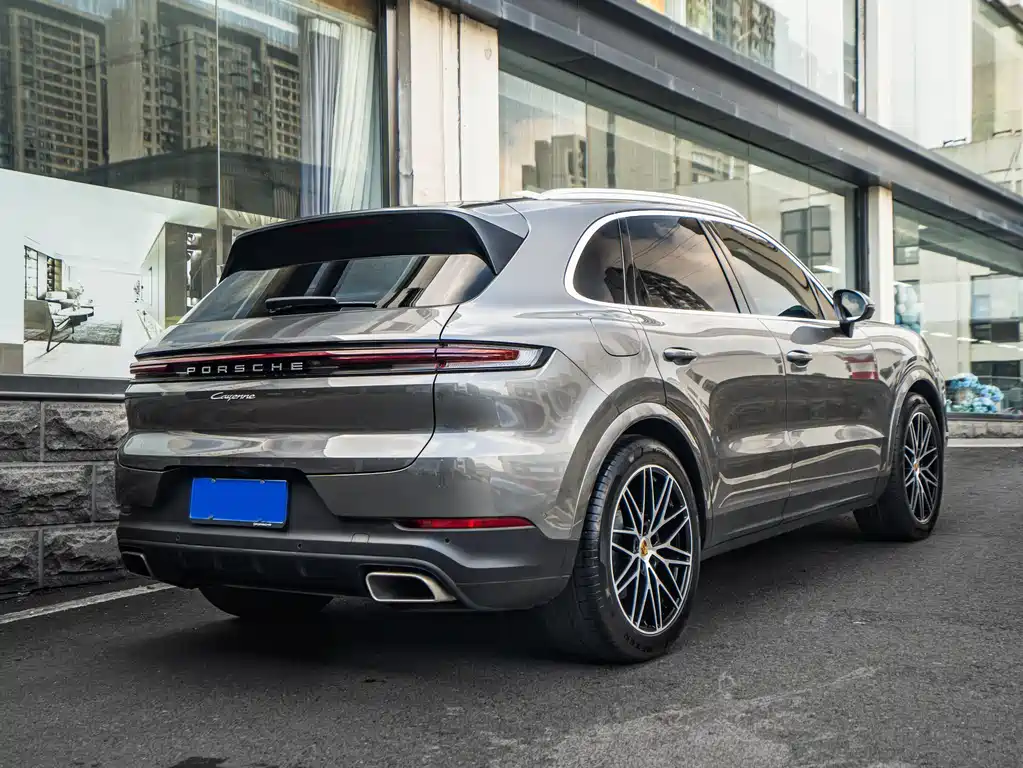 Porsche Cayenne — миниатюра 9