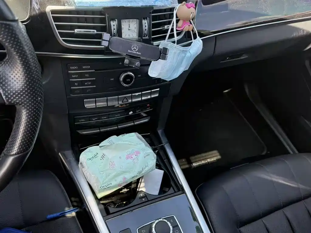 Mercedes-Benz E-Class — миниатюра 9