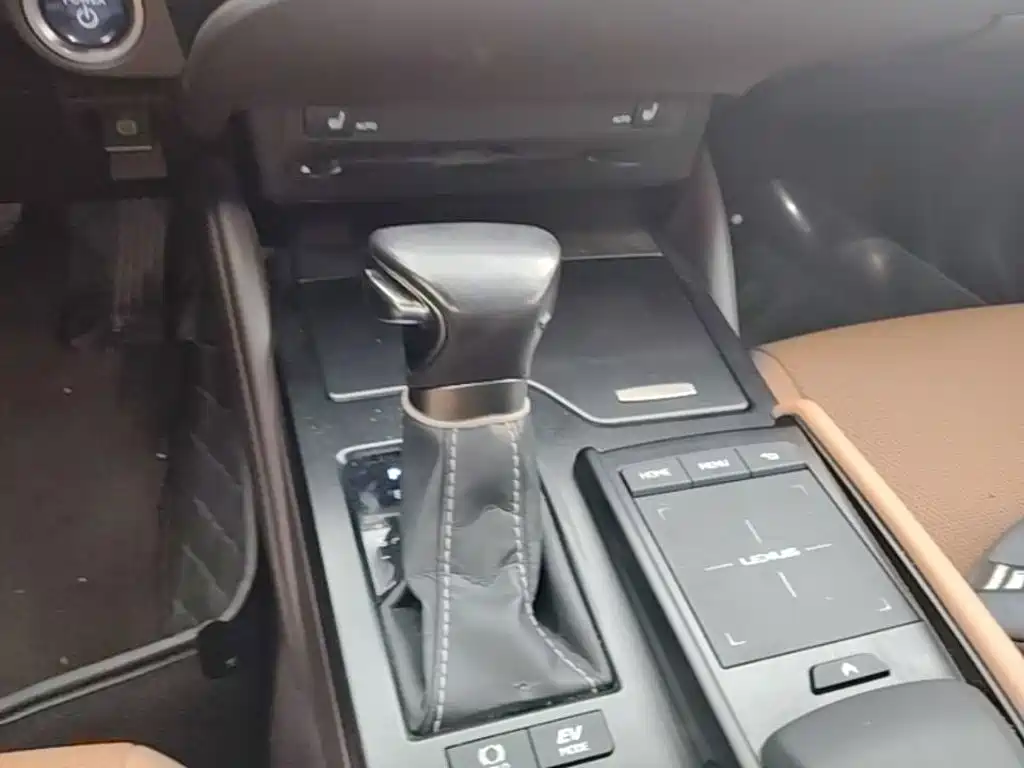Lexus ES — миниатюра 14