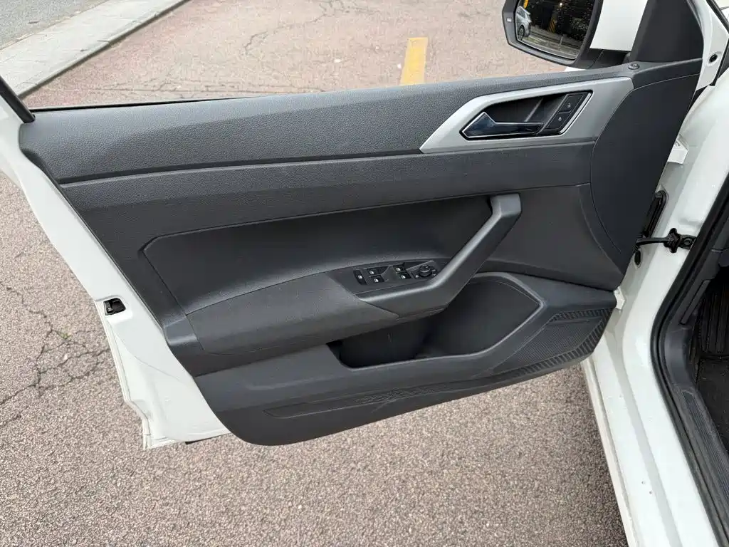 Volkswagen Polo — миниатюра 6