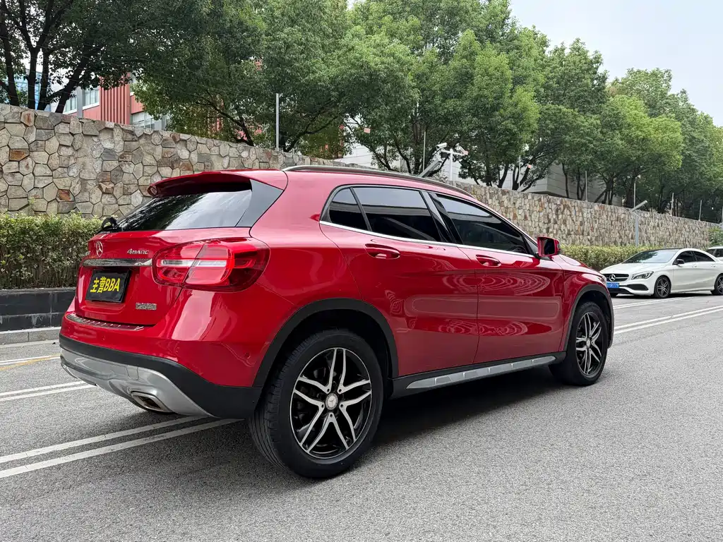Mercedes-Benz GLA — миниатюра 21