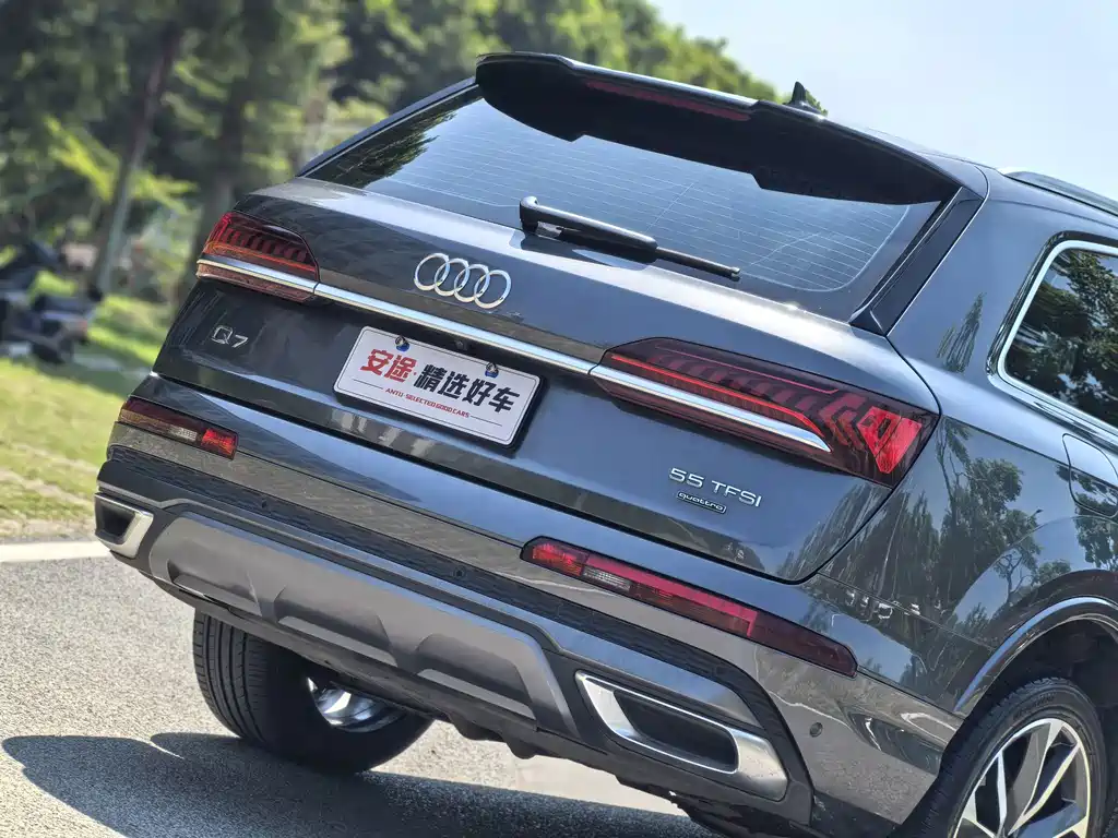 Audi Q7 — миниатюра 6