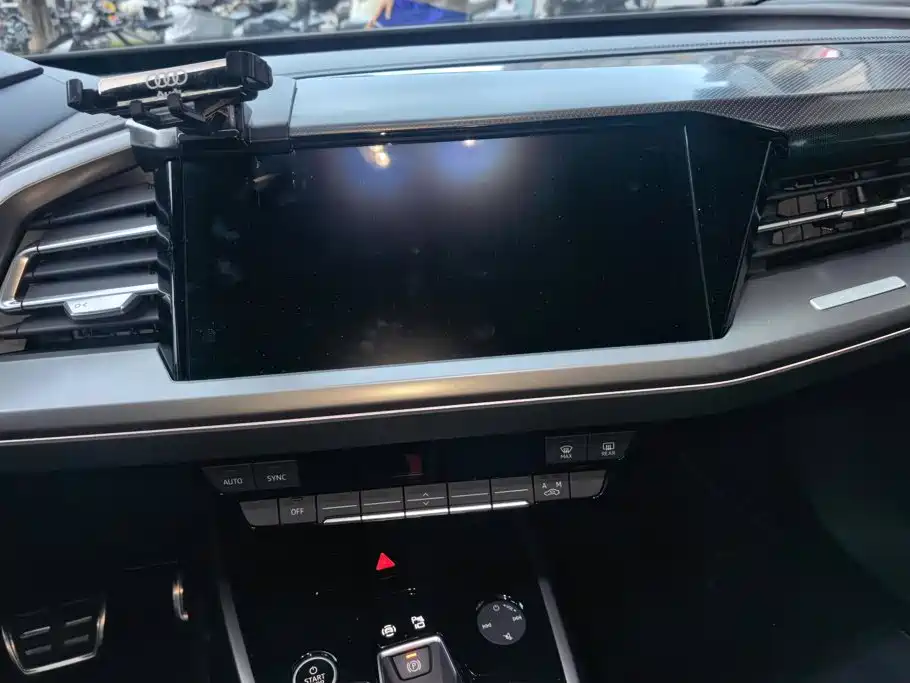 Audi Q4 e-tron — миниатюра 13
