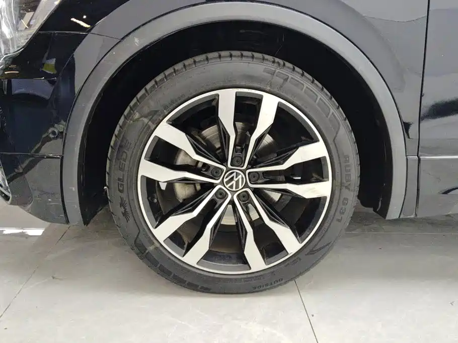 Volkswagen Tiguan L — миниатюра 6