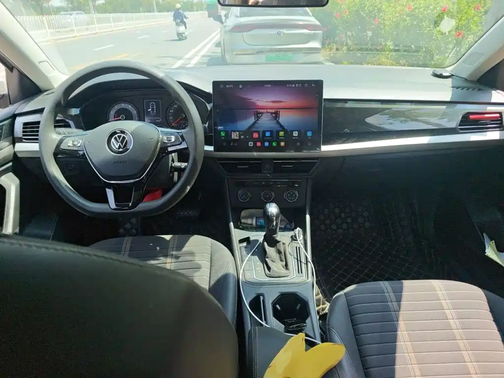 Volkswagen Lavida — миниатюра 5