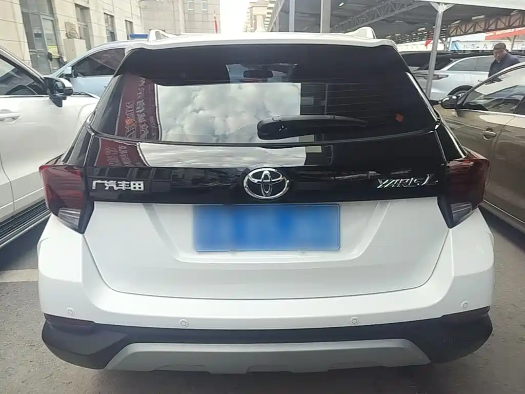 Toyota Yaris L — миниатюра 6