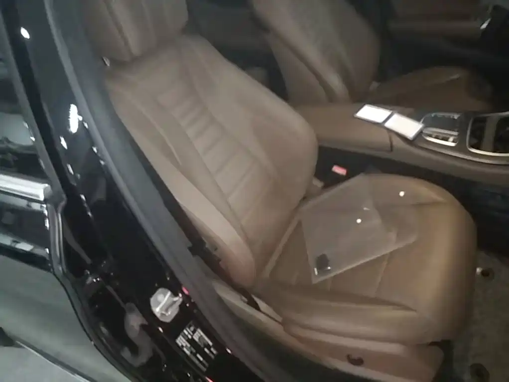 Mercedes-Benz E-Class — миниатюра 25