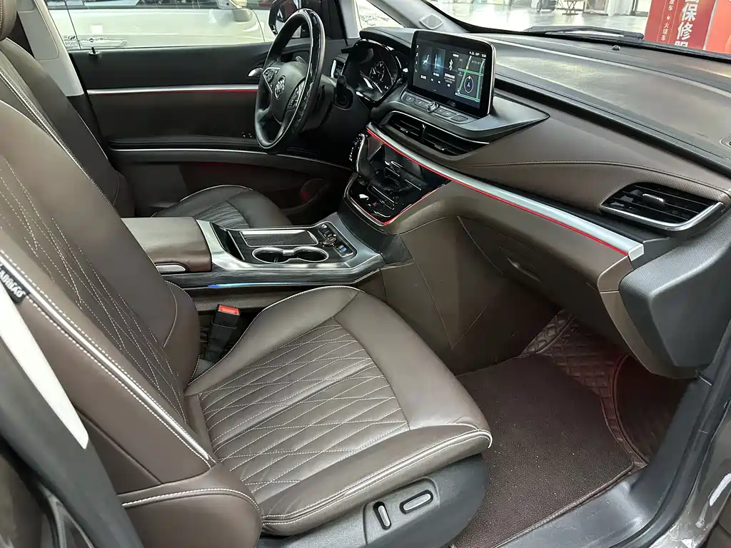 Buick GL8 — миниатюра 10