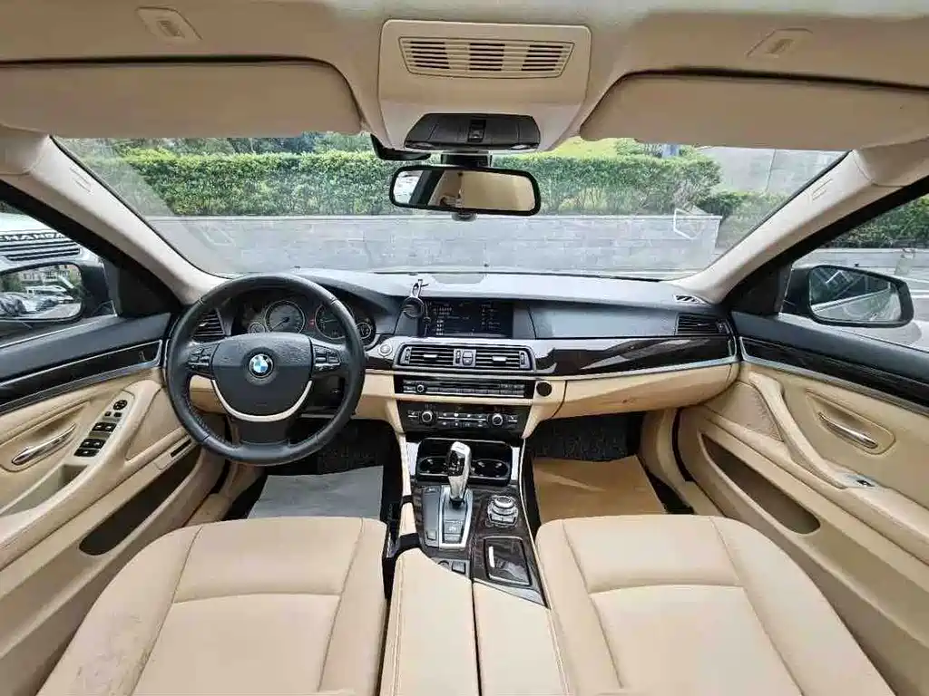 BMW 5 Series — миниатюра 18