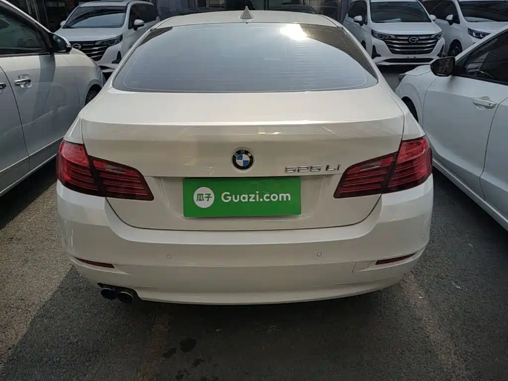 BMW 5 Series — миниатюра 6