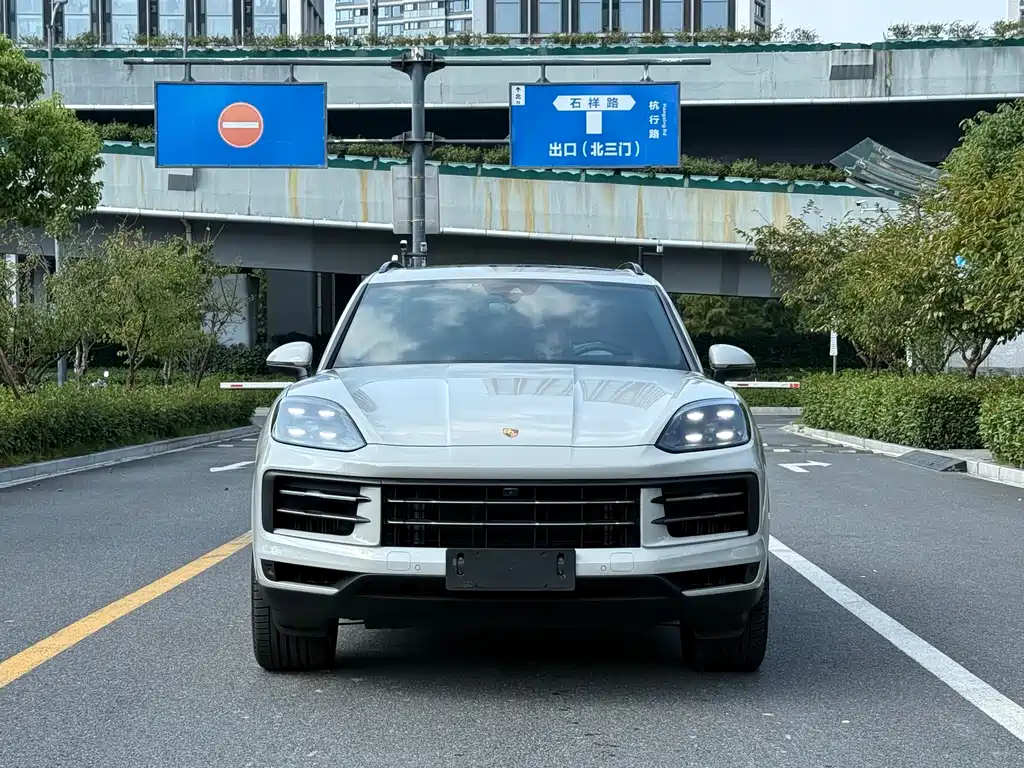 Porsche Cayenne — миниатюра 2