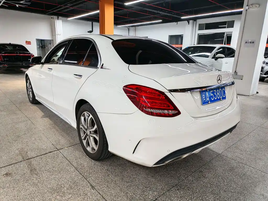 Mercedes-Benz C-Class — миниатюра 2