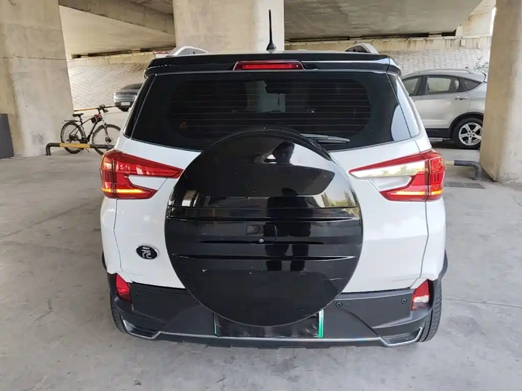BYD Yuan EV — миниатюра 6
