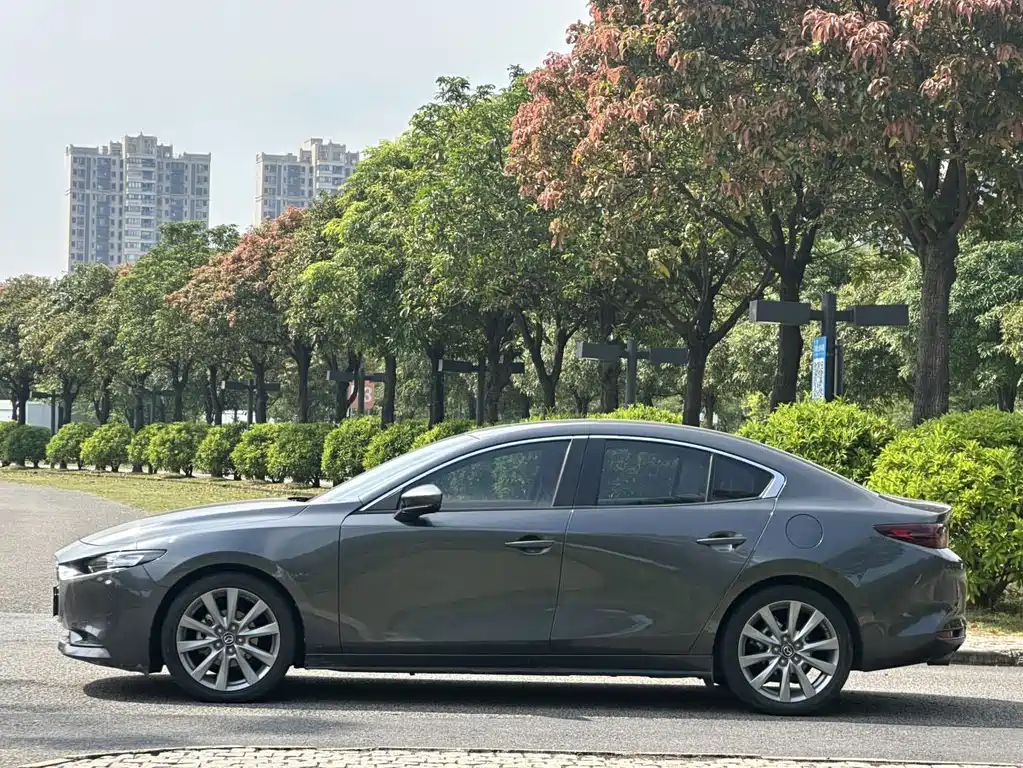 Mazda 3 Axela — миниатюра 11