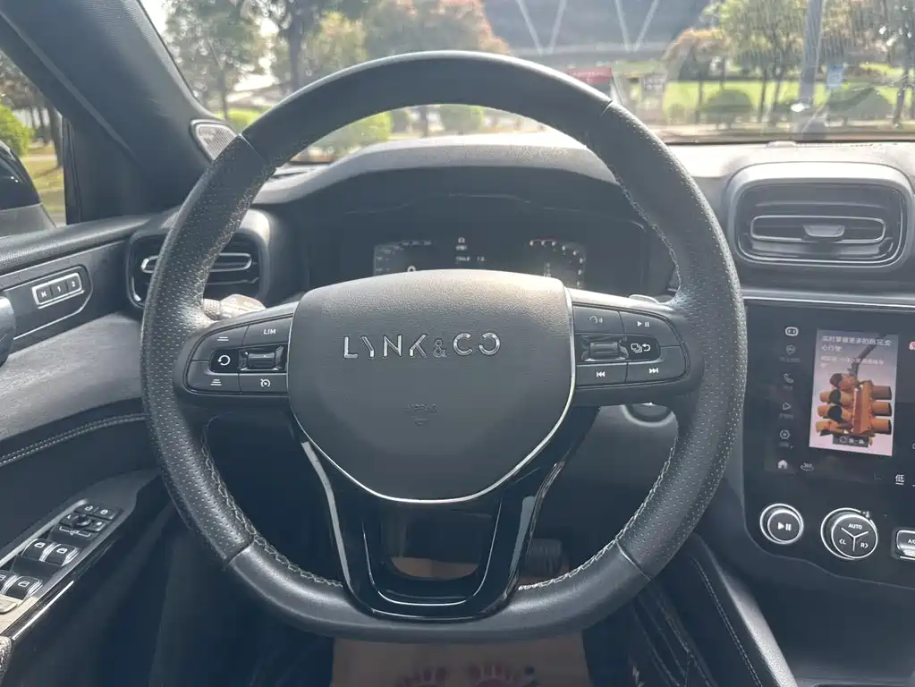 Lynk & Co 03 — миниатюра 3