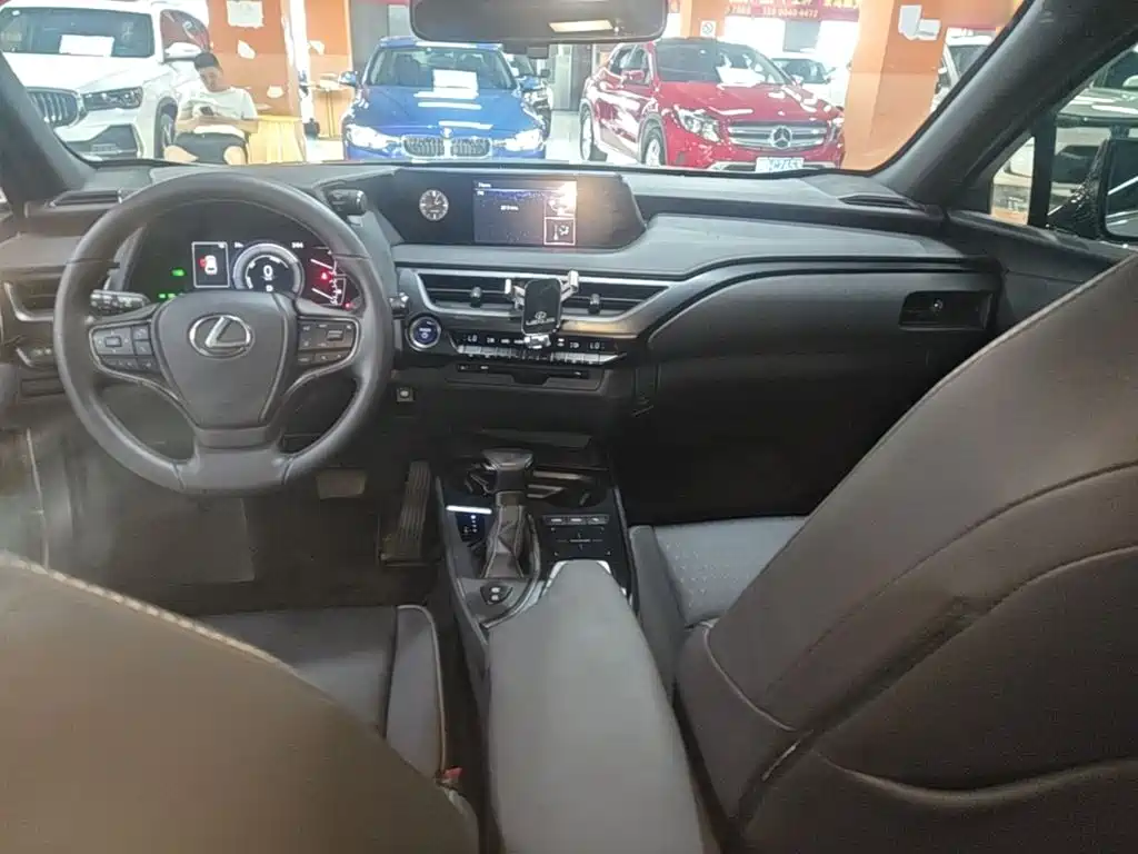 Lexus UX — миниатюра 10