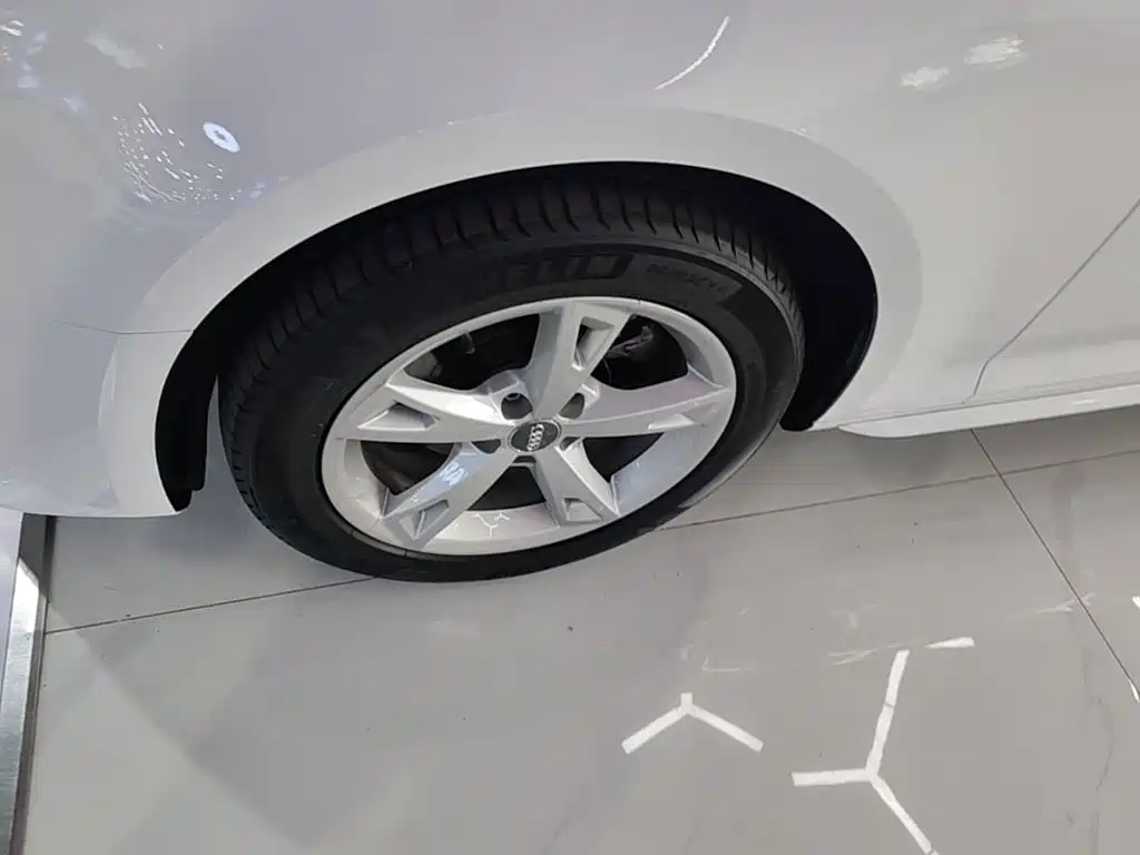 Audi A4L — миниатюра 23