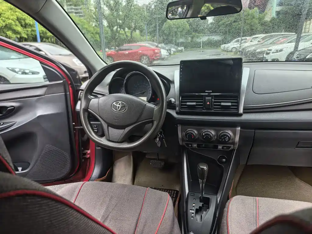 Toyota Yaris L — миниатюра 11