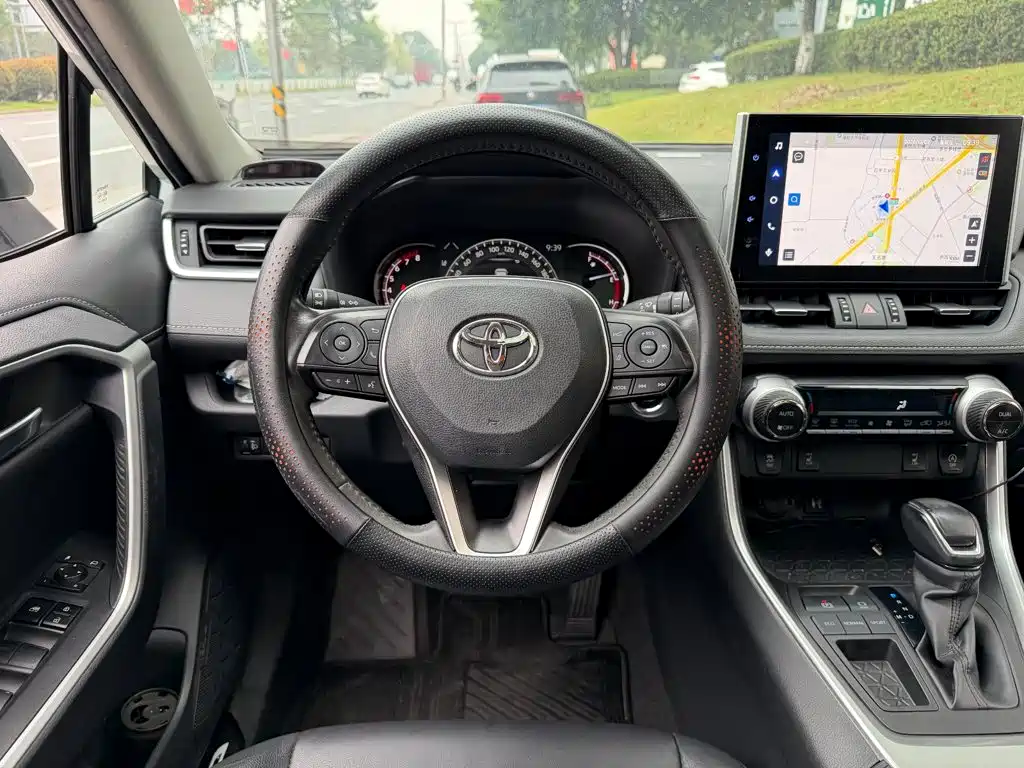 Toyota RAV4 — миниатюра 14
