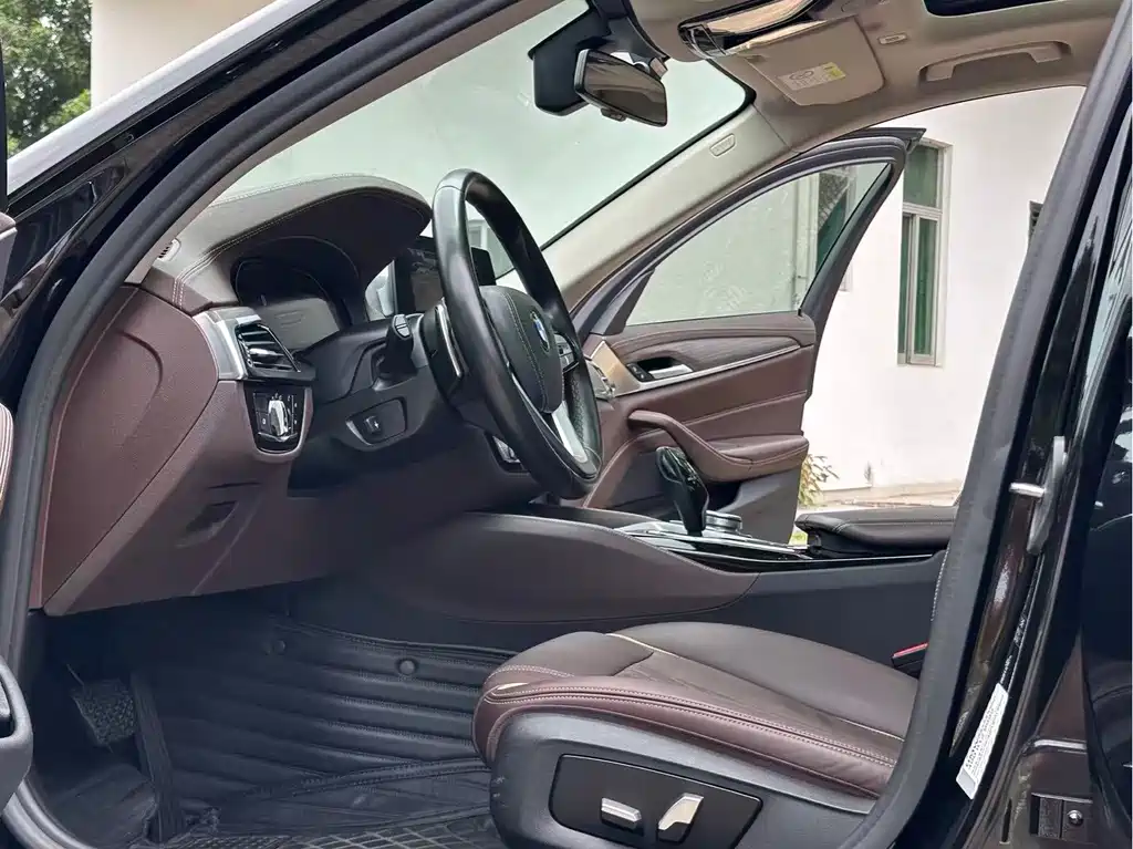 BMW 5 Series — миниатюра 6