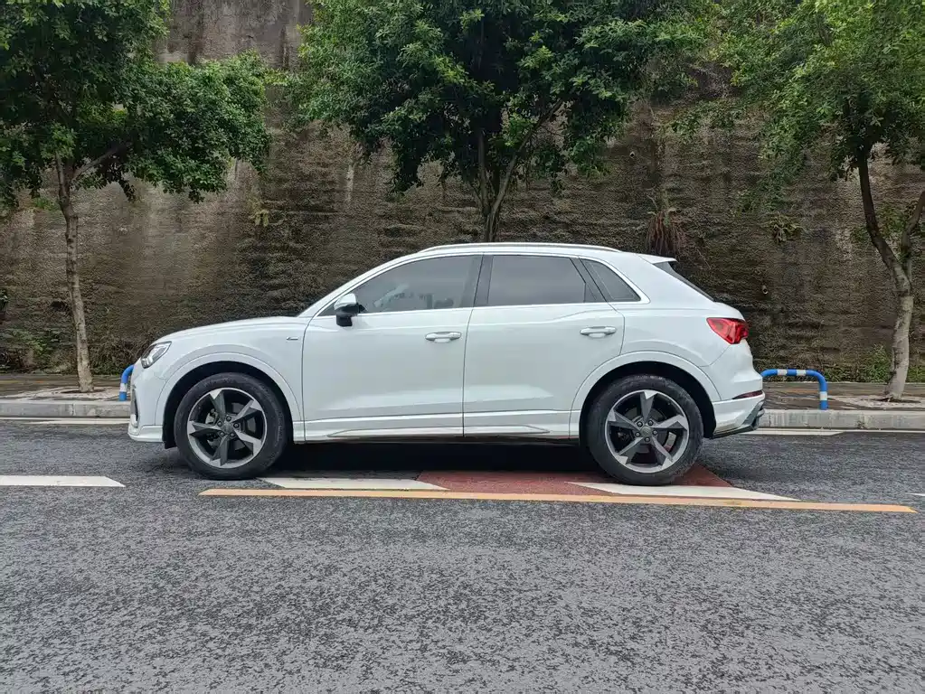 Audi Q3 — миниатюра 12