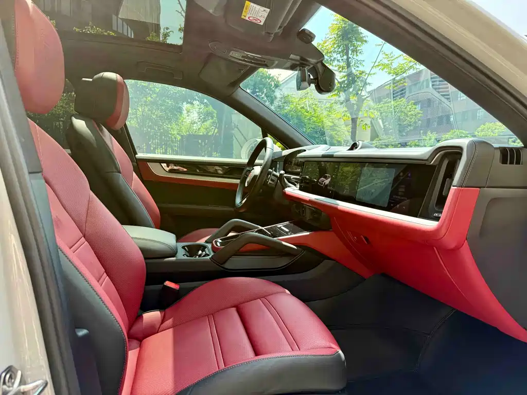 Porsche Cayenne — миниатюра 11