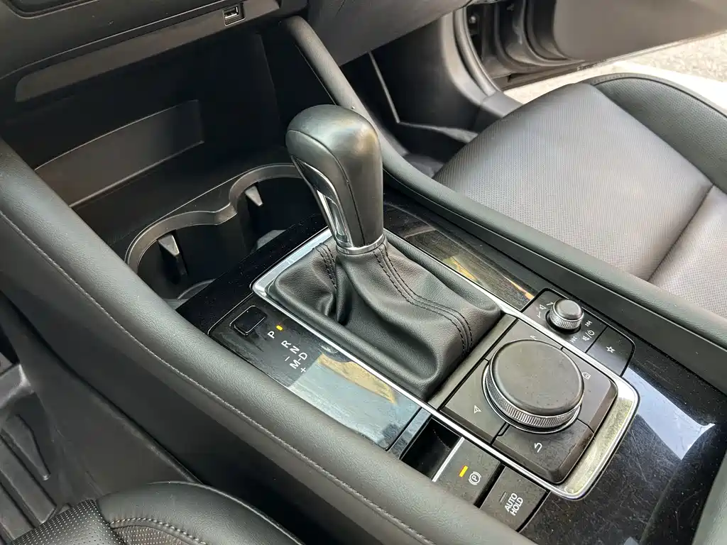 Mazda 3 Axela — миниатюра 15