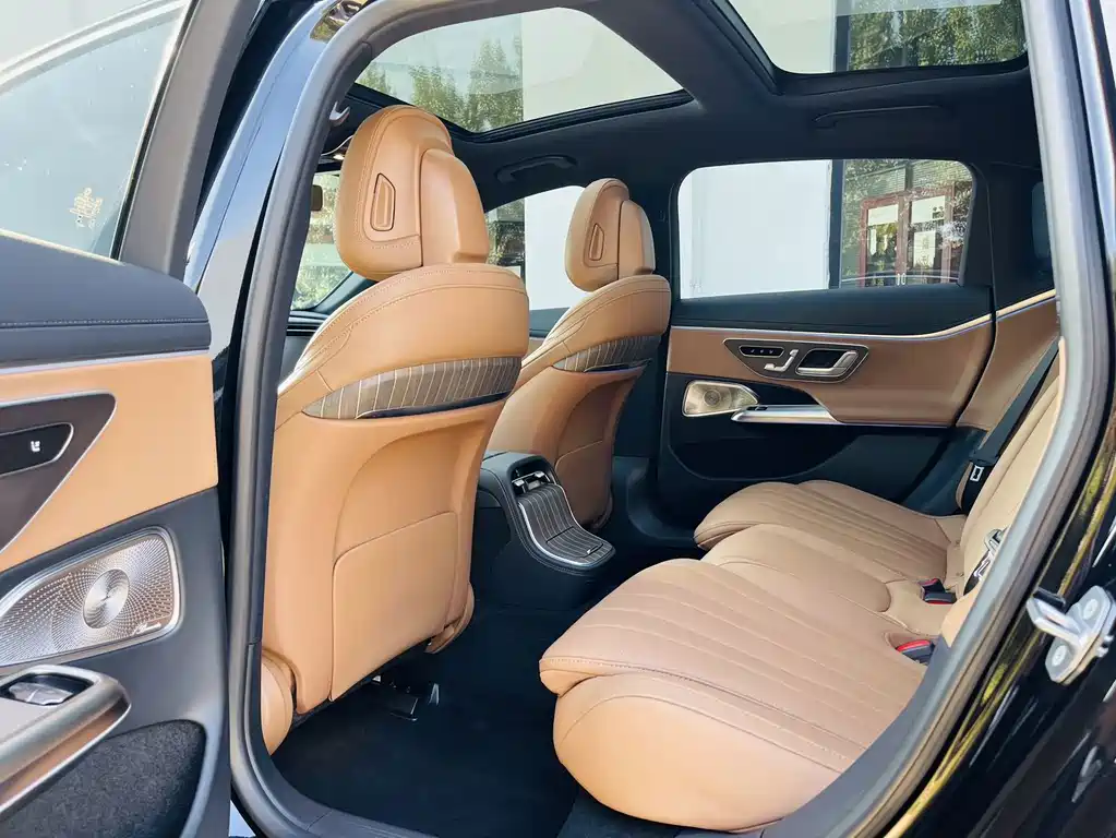 Mercedes-Benz E-Class — миниатюра 9